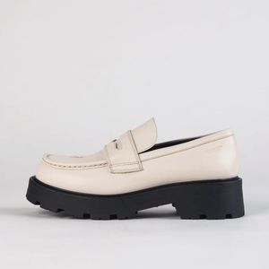 Vagabond Cosmo Lug Sole Loafer